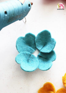 DIY Felt Flowers :: PositivelySplendid.com