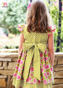 Georgia Vintage Dress Review at PositivelySplendid.com