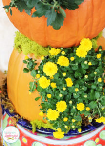 Stacked Pumpkin Planter at Positively Splendid - Such a unique idea for fall!