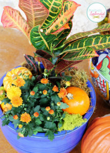 Stacked Pumpkin Planter at Positively Splendid - Such a unique idea for fall!