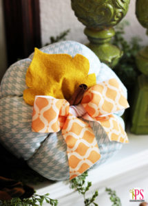 Fall Mantel at PositivelySplendid.com