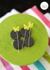 Such a clSuch a clever project! Glass canister sewing organizer with removable pincushion at Positively Splendid.ever project! Glass canister sewing organizer with removeable pincushion at Positively Splendid.