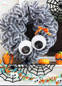 This giant googly eye wreath at Positively Splendid is so adorable! And easy to make, too!