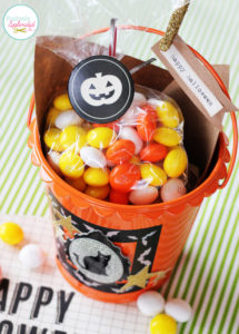 These Halloween treat buckets at Positively Splendid can be made in minutes! So perfect for class parties, neighbor gifts, and more!