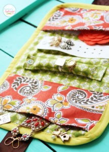This travel jewelry case at Positively Splendid would be a perfect holiday gift! Full step-by-step tutorial with printable PDF pattern included.