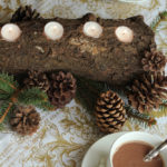 This rustic and chic tealight log centerpiece would be perfect on a holiday table!