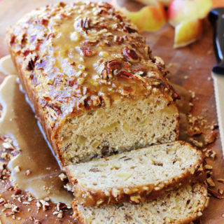 This Apple-Praline Bread at Positively Splendid looks absolutely divine! What a perfect recipe for holiday gift-giving!