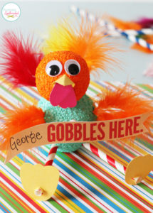 Darling kids' Thanksgiving craft with free printables to make them double as place cards! #turkeytablescapes