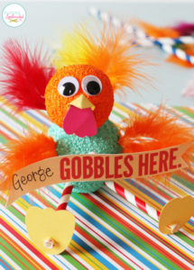 Darling kids' Thanksgiving craft with free printables to make them double as place cards! #turkeytablescapes