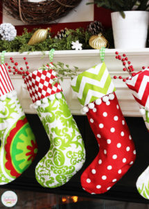 Traditional Christmas Mantel at Positively Splendid