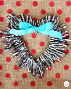 Whitewashed twig heart wreath - So pretty for Valentine's Day!