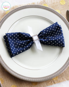 Bow tie place settings - Such an easy, pretty wedding idea!
