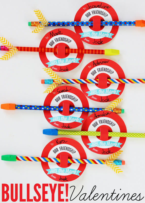 Adorable! Bullseye valentines with free printables. A great candy-free classroom treat idea!