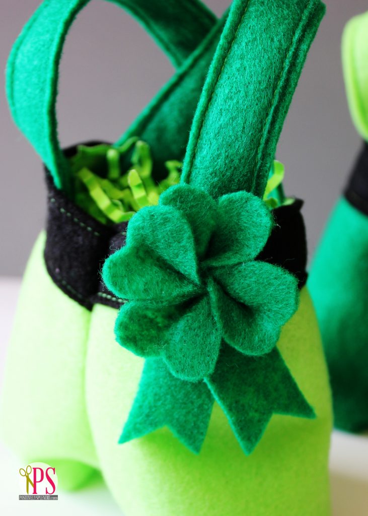 How to Make Felt Shamrocks