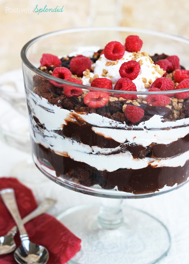 Decadent brownie trifle: brownies, pudding, whipped cream and toffee all in one fabulous dessert!