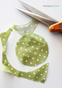 Fabric yo-yo's are a great way to use fabric scraps! Free templates with tutorial at Positively Splendid.