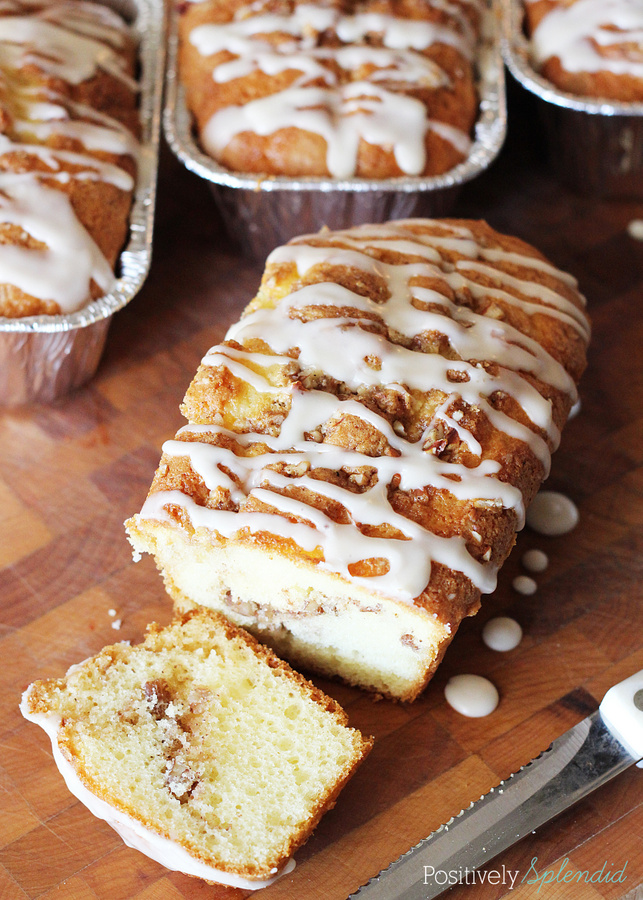 Honey Bun Mini Loaves at Positively Splendid. Super easy and SO delicious! Perfect for gift-giving!