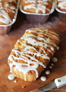 Honey Bun Mini Loaves at Positively Splendid. Super easy and SO delicious! Perfect for gift-giving!