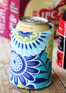 How fun are these DIY koozies made with cute fabrics? Perfect for summer!