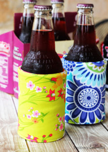 How fun are these DIY koozies made with cute fabrics? Perfect for summer!