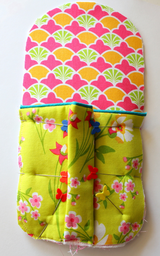 Hanging phone charger holder sewing tutorial. Such a smart idea!