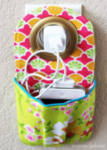 Hanging phone charging station pattern and tutorial. These would make great gifts!