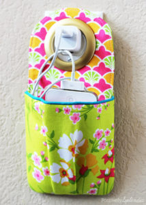 Hanging phone charging station. So cute, and functional, too! Free pattern and tutorial.