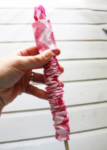 This tool allows you to turn even the longest tubes of fabric right-side out in literally seconds. Wow!!