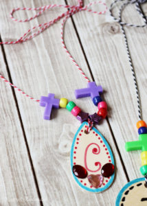 Cute medallion necklaces for kids. Easy and fun!