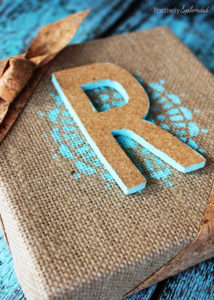 This burlap and cork monogram would make such a fun gift. I love the cork ribbon! #MichaelsMakers