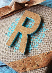 This burlap and cork monogram would make such a fun gift. I love the cork ribbon! #MichaelsMakers