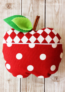 This adorable apple softie features a cute little pocket to tuck notes inside. Perfect for a special teacher! Free pattern pieces + tutorial.