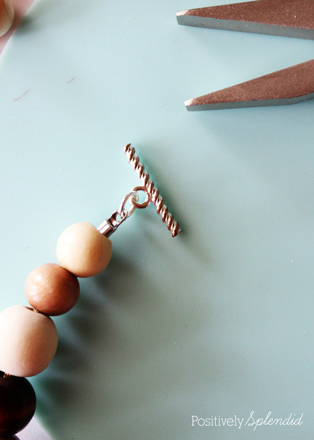 DIY Wood Bead Necklace - Positively Splendid {Crafts, Sewing, Recipes and  Home Decor}