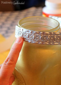 Stunning metallic vases made with mason jars. Perfect for weddings and centerpieces!