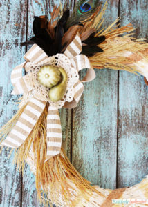Elegant autumn wreath fall decor at Positively Splendid. So beautiful, and made in minutes! #falldecor #fall #crafts #wreaths #diy