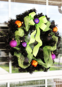 Easy Halloween ornament wreath by Positively Splendid