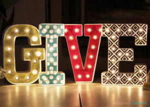 The EASIEST way to make DIY marquee letters! #MichaelsMakers