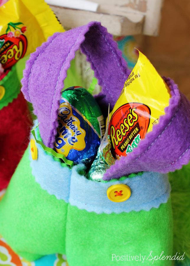 Bunny pants treat bags. Adorable! #HersheysEaster