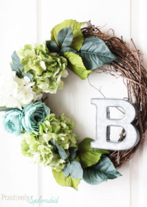 Floral Spring Wreath at Positively Splendid #MichaelsMakers