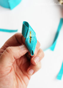 How to Make a Duct Tape Gift Bow #MakeAmazing