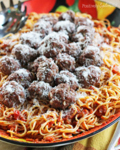 Delicious baked meatballs. These are SO easy, and perfect for making ahead and freezing for an easy weeknight supper!