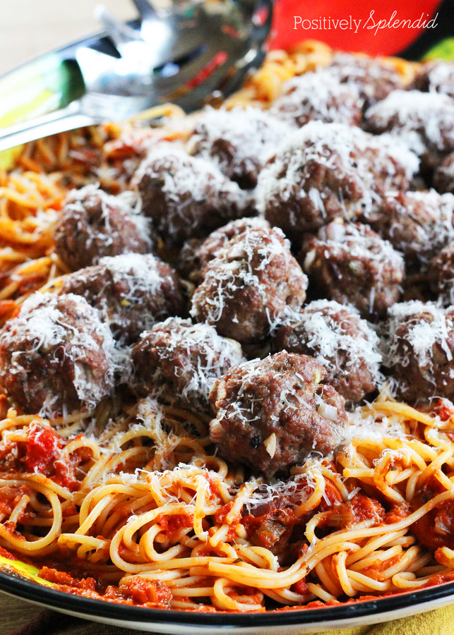 Delicious baked meatballs. These are SO easy, and perfect for making ahead and freezing for an easy weeknight supper!