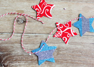 Glittered Star Garland - Perfect for July 4th! #MakeAmazing