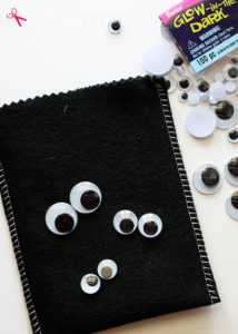 Fun, easy Halloween craft idea: Googly Eye Halloween Treat Bags
