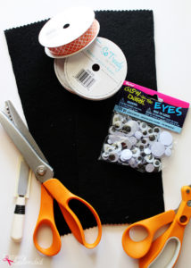 Fun, easy Halloween craft idea: Googly Eye Halloween Treat Bags