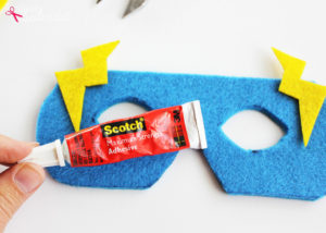No-Sew Superhero Masks with Free Templates #MakeAmazing