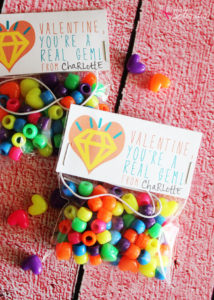 Bracelet Kit Valentine's Day Idea with Free Printable Bag Topper at Positively Splendid