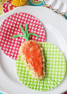 Adorable carrot Rice Krispies treats are perfect for Easter! Great for making with kids.