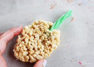 Adorable carrot Rice Krispies treats are perfect for Easter! Great for making with kids.