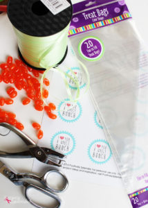 Jelly bean carrot treat bags at Positively Splendid. An adorable idea for filling Easter baskets!